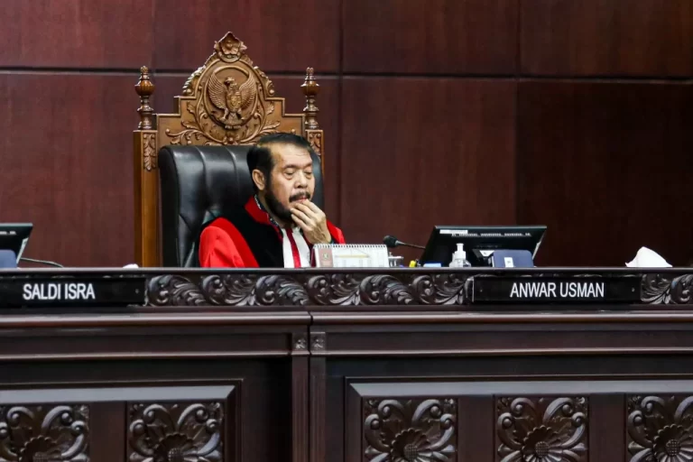 Tok! MK Tolak Gugatan PSI, Batas Usia Capres-Cawapres Tetap 40 Tahun