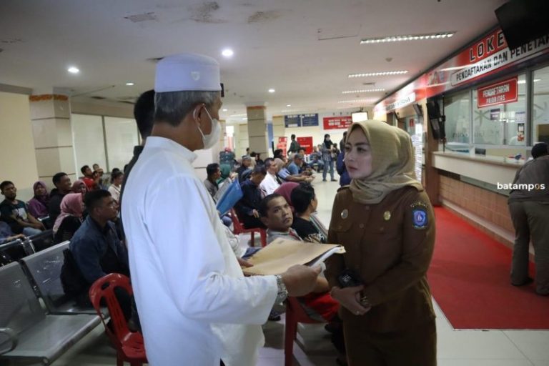 Hari Pertama Program Pemutihan Pajak Kendaraan, Warga Batam Antusias ke Samsat