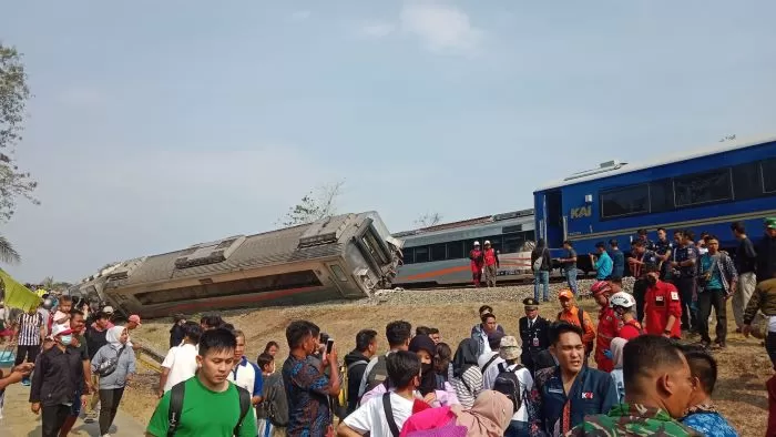 Kesaksian Penumpang Kereta Argo Semeru Surabaya – Gambir Anjlok di Jogjakarta: Di Gerbong, Teriakan Bersahutan