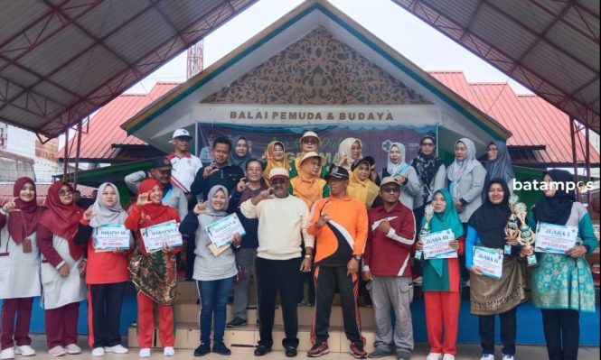 Bupati Karimun Serahkan Hadiah Jambore Kader Posyandu di Kecamatan Kundur