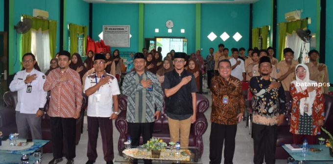 Jelang Pemilu 2024, KPU dan Kemenag Bintan Beri Pendidikan Politik Pemilih Pemula ke Siswa MA Madani Bintan