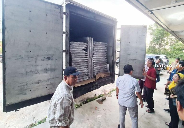 2.548 Bilik Suara Tiba  di Tanjungpinang