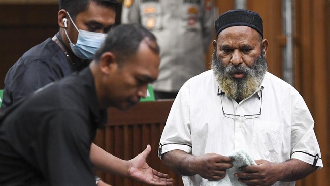 Lukas Enembe Divonis 8 Tahun Penjara