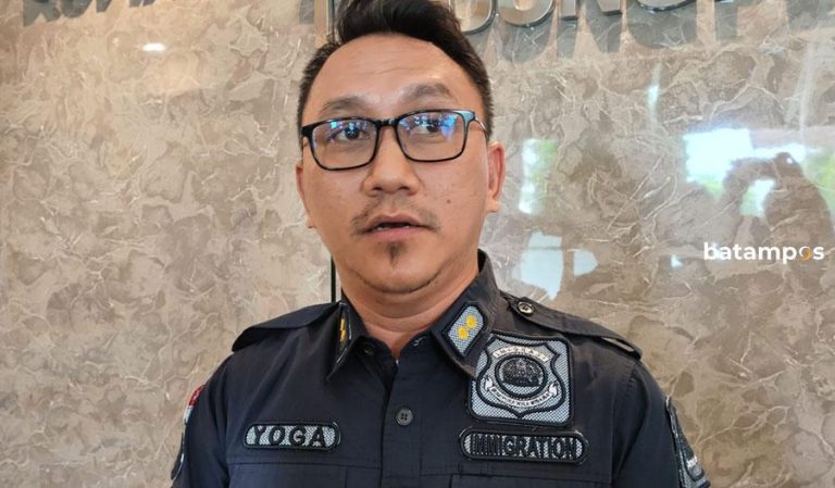 Rudenim Tanjungpinang Deportasi 7 WNA China