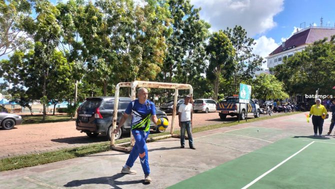 Kalahkan Dispora, Tim DLH Batam Juara Group H Pertandingan Voli Putra Pemko Batam