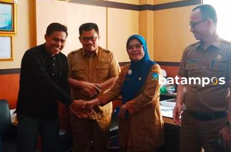 Iman Masroni Kembali Mengajar di SDN 002 Seri Kuala Lobam, Bendahara Dicopot dari Jabatan