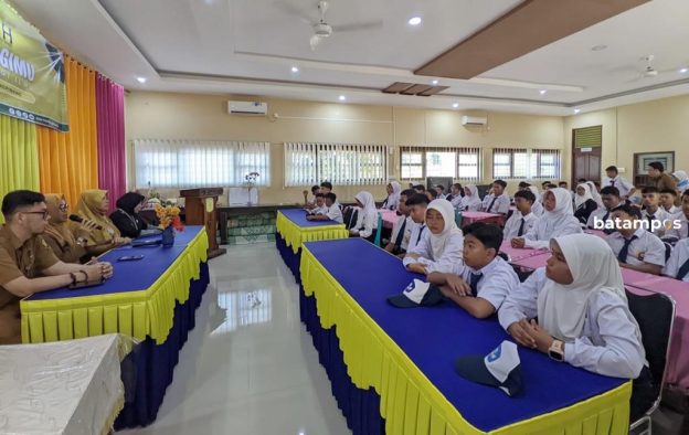 Pelajar SMP Diedukasi Soal Hukum dan Peraturan
