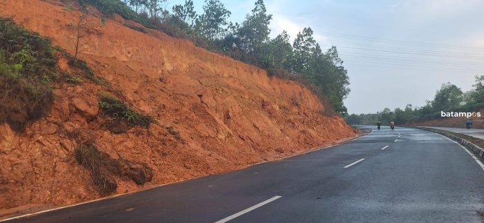 Jalan Lintas Timur, Bintan Rawan Longsor