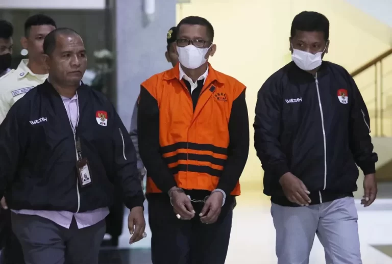 Bupati Non Aktif Kepulauan Meranti Dituntut 9 Tahun Penjara, Dinilai Terbukti Korupsi Rp 19 Miliar