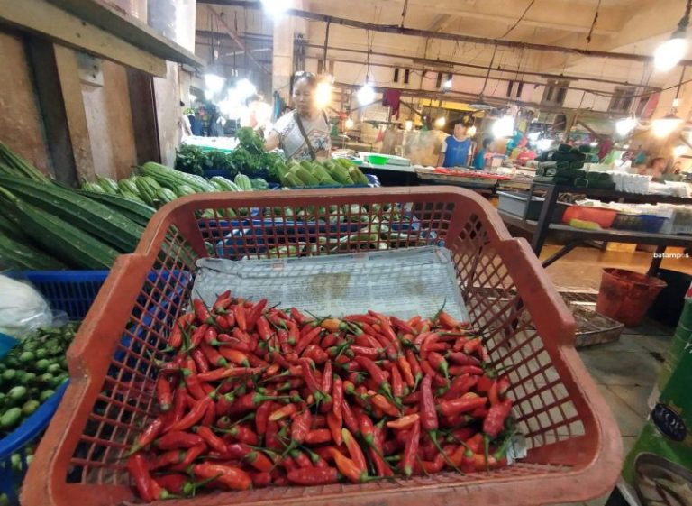 Harga Cabai Melejit hingga Rp120 RIbu, Emak- Emak Mengeluh