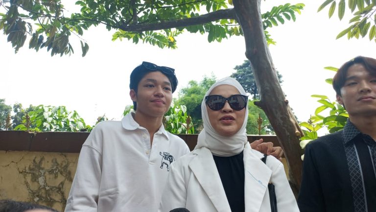 Okie Agustina Benarkan Ada Orang Ketiga