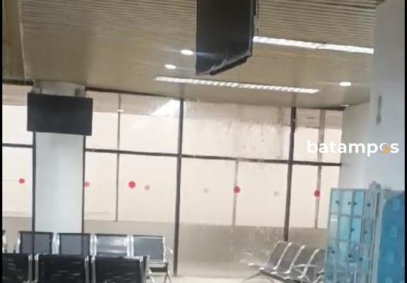 Air Genangi Ruang Tunggu Bandara Hang Nadim, Penyebabnya Ini