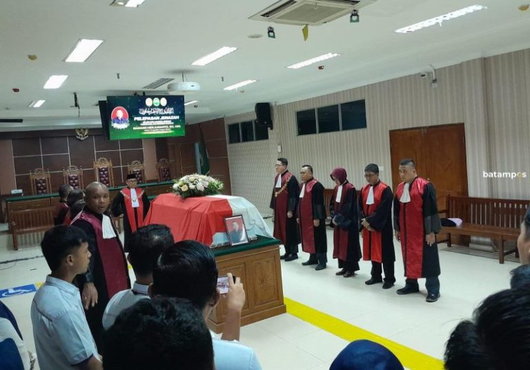 Hakim Nanang Meninggal Wajar, PN Batam Berikan Penghormatan Terakhir