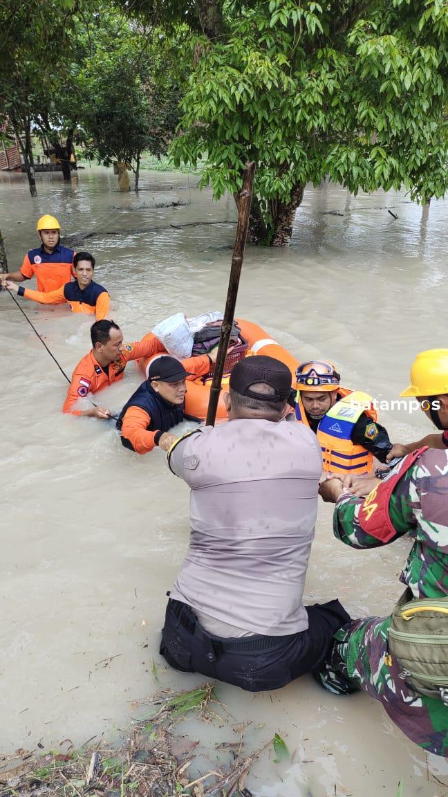 140 Rumah Terendam Banjir, Warga Mengungsi ke Kantor Lurah