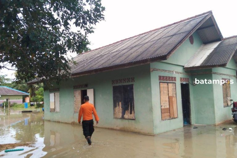  Ada 141 Rumah Warga Terendam Banjir di Karimun