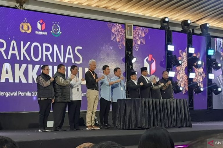 3 Pasang Capres Teken Deklarasi Kampanye Damai, Tertib, dan Taat Hukum