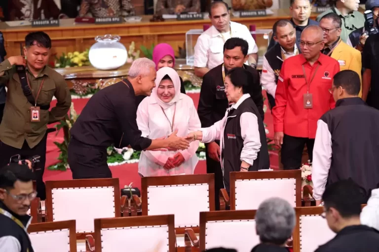 Usai Dapat Nomor Urut 3 pada Pilpres 2024, Ini Pernyataan Lengkap Ganjar dan Pantun Mahfud MD