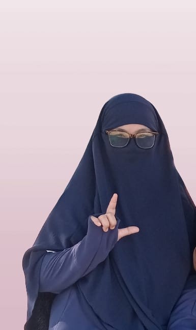 Antitesis Moral dalam Dua Kanon Sastra