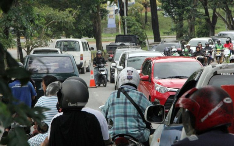Jalan Amblas, Arus Lalu Lintas Contraflow di Tiban Vitka sampai Tiban KFC