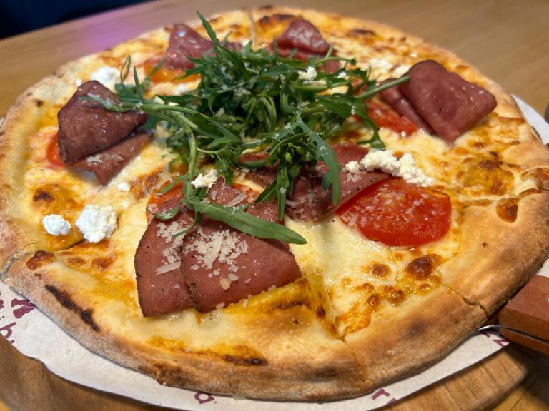 Gratis 100 Pizza, Pizza e Birra Hadir di Batam Mulai Hari ini