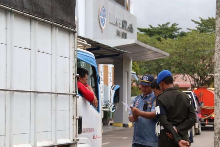 Puluhan Angkutan ODOL Terjaring Razia di Batam