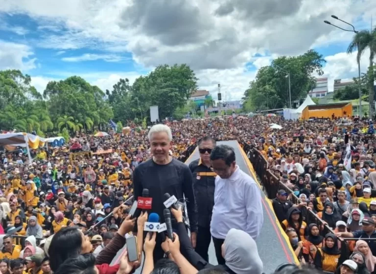 Ganjar Awali Masa Kampanye di Papua, Mahfud di Aceh