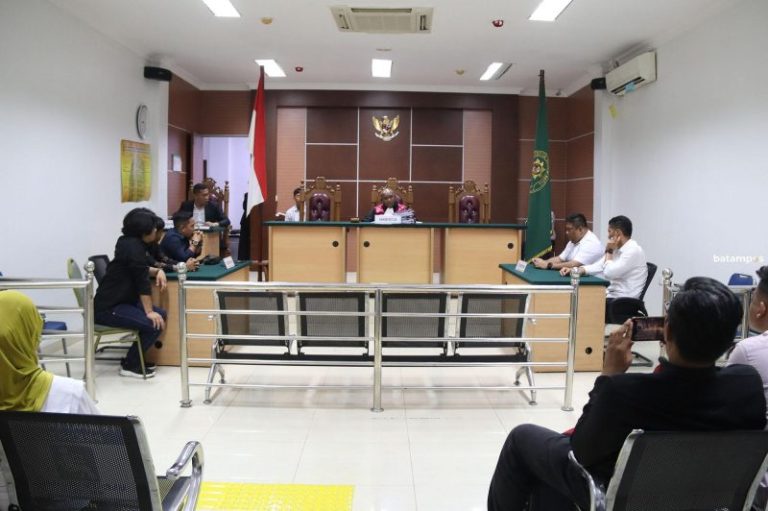 Penahanan 35 Tersangka Bentrok Aksi Relokasi Rempang Kembali Diperpanjang