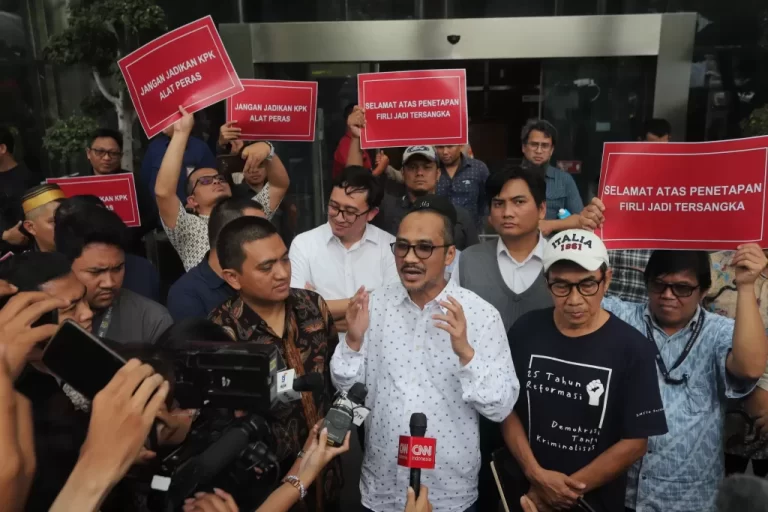 Abraham Samad Hingga Eks Pegawai KPK Lakukan Aksi Potong Rambut Botak Plontos