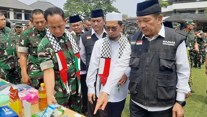 Serahkan 50 Truk Bantuan untuk Korban Perang di Gaza