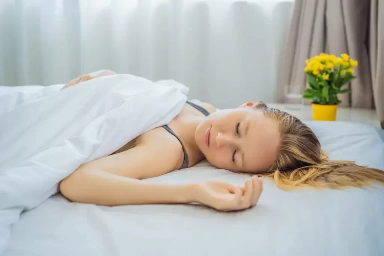 Bisa Mencegah Sakit Punggung dan Leher, Tidur Tanpa Bantal Baik untuk Kesehatan