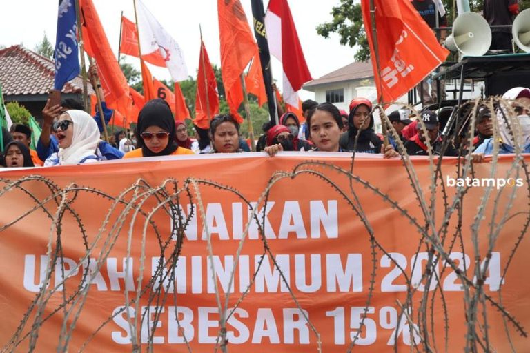 Buruh Menyeru kepada Wali Kota Batam, Naikkan Upah 15 %