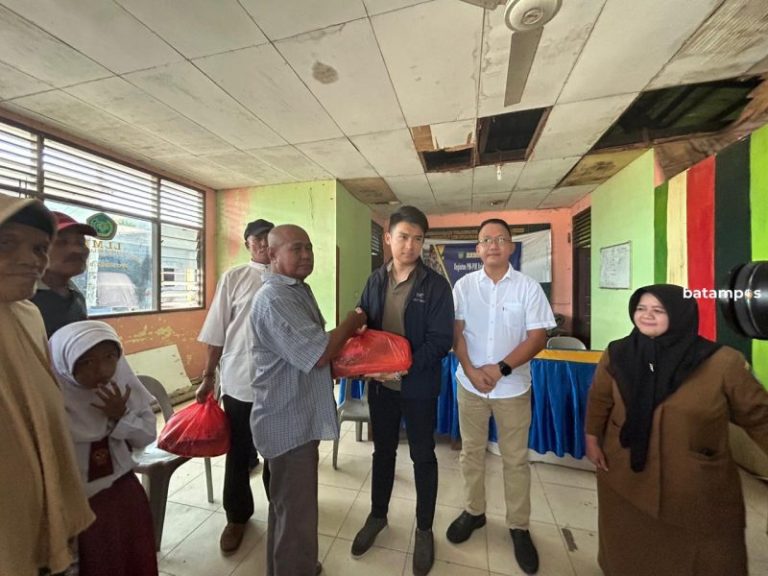 Harbour Bay Ferry Terminal Berbagi Sembako, Ringankan Kebutuhan Masyarakat Tanjunguma