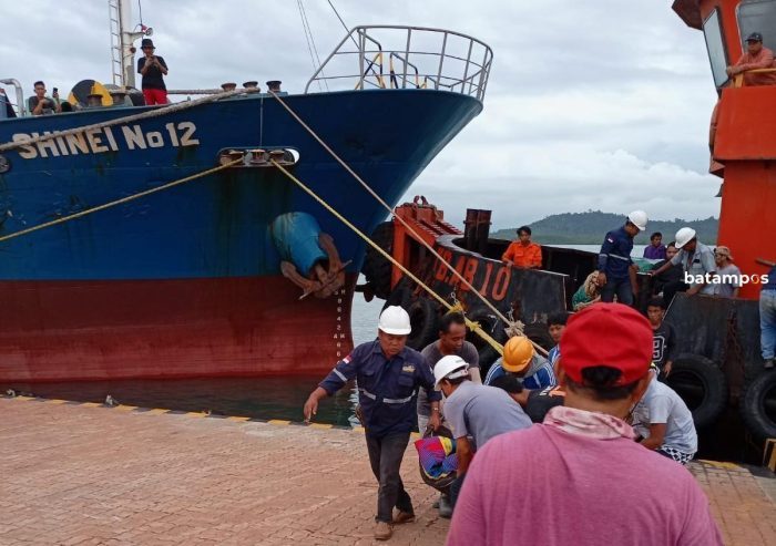 Terpental Akibat Terkena Tali Kapal, Kru Kapal Tewas di KEK Galang Batang, Bintan