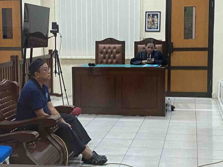 Terdakwa Zainal Muttaqin Divonis 1 Tahun dan 6 Bulan Penjara