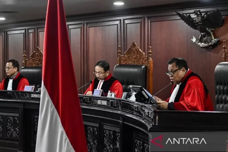 MK Putuskan Tidak Terima Uji Materi Syarat Caleg DPD dan DPR