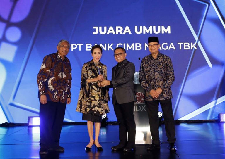 CIMB Niaga Raih Juara Umum Annual Report Award 2022