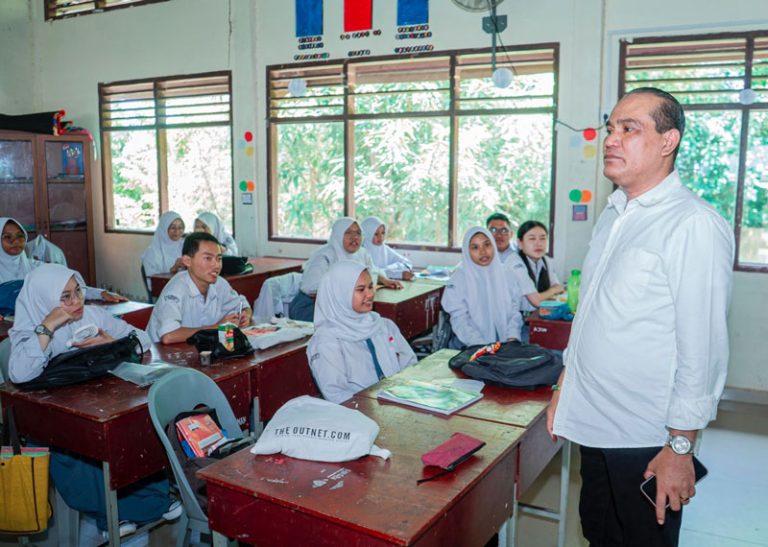 Kepri Darurat Guru Produktif di SMK