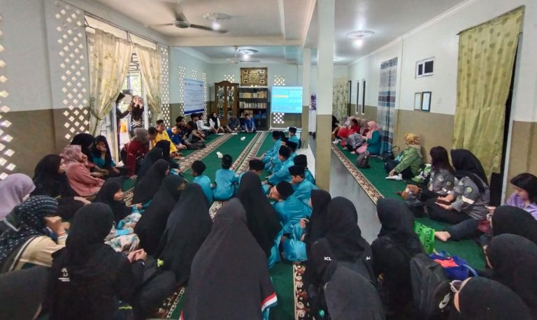 Mahasiswa, Dosen Uniba dan UiTM Salurkan Ilmu Pengetahuan kepada Anak Panti Asuhan