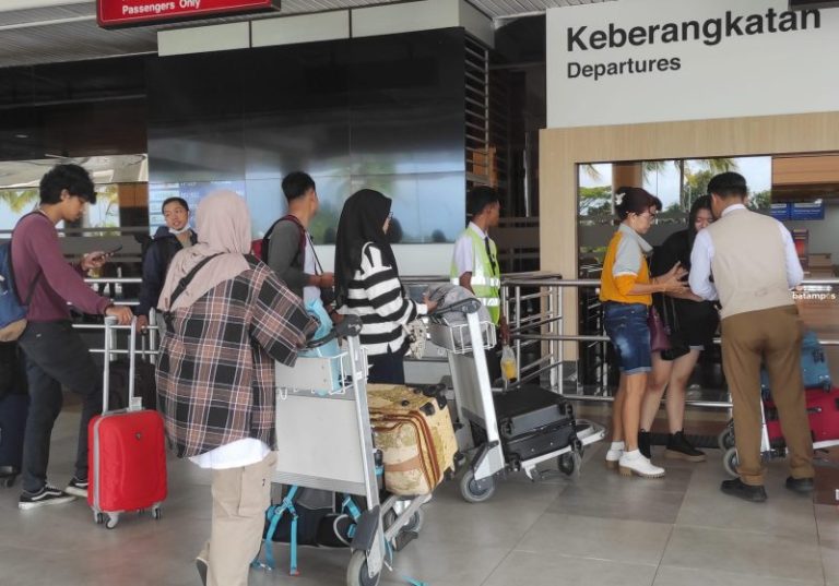 Dekati Puncak Mudik, Penumpang di Bandara Hang Nadim Capai 12 Ribu Perhari