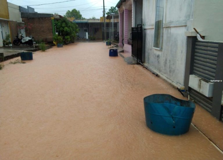 Hujan Deras, Tanjung Uncang Dilanda Banjir