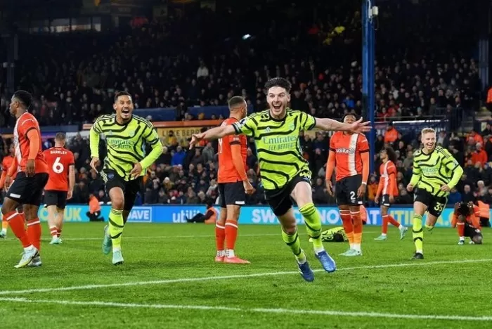 7 Gol Tercipta, Declan Rice Bawa Arsenal Atasi Luton Town hingga Detik Terakhir