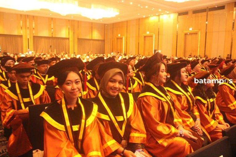 Siap Mendunia, BTP Wisuda 198 Mahasiswa