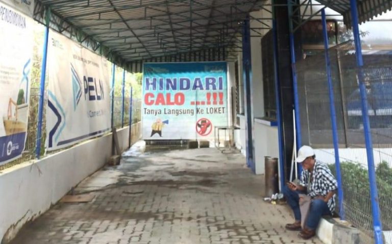 Tiket Pelni di Aplikasi Habis Terjual, Calon Penumpang Datangi Kantor Pelni di Sekupang