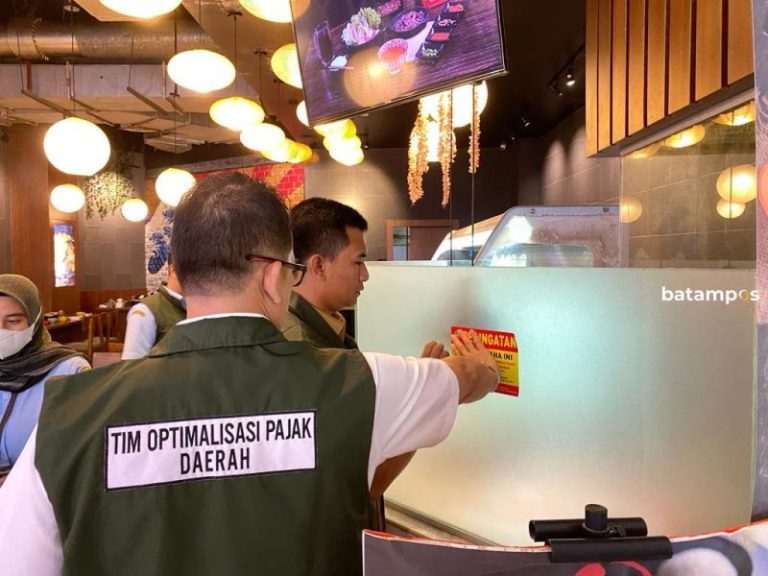 Bapenda Batam Beri Tanda dan Peringatan Bagi Gerai yang Belum Bayar Pajak