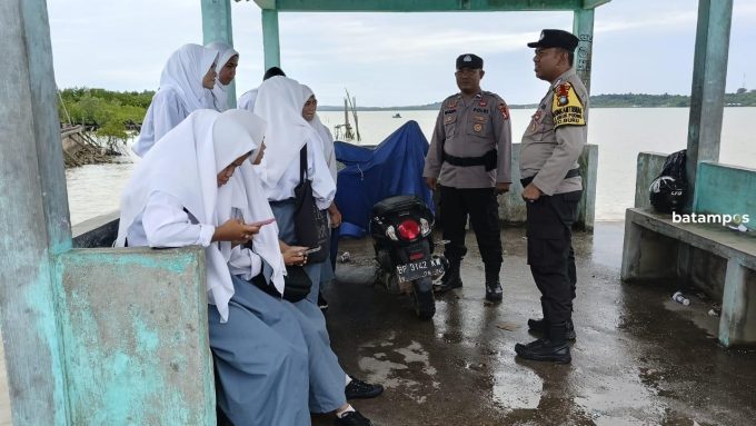 Cuaca Buruk, Polsek Buru Ingatkan Tekong Kapal selalu Waspada