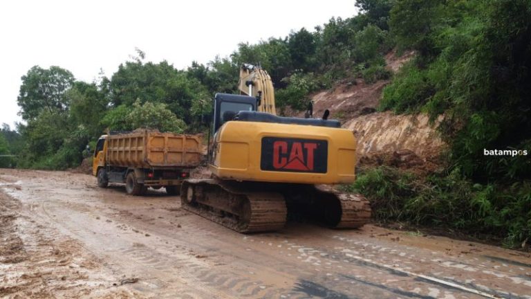 Jalan Tertimbun Longsor Sudah Bisa Dilalui, Bina Marga Pasang Trap untuk Cegah Longsor Susulan