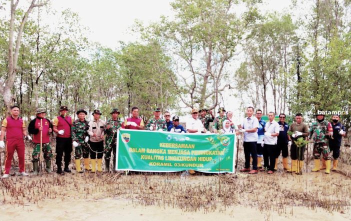 Kolaborasi, Koramil 03 Kundur-PT Timah Tbk Kembali Tanam Mangrove di Kundur