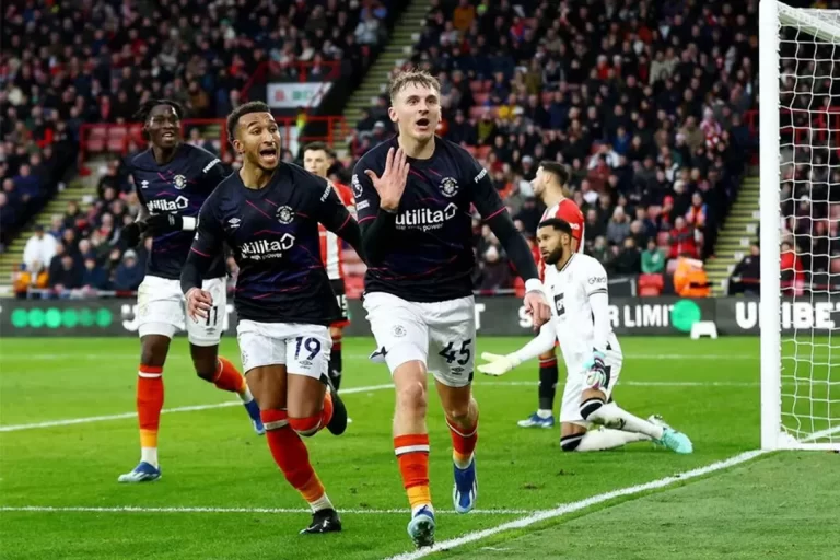 Gol Bunuh Diri Bawa Sheffield United Terpuruk di Dasar Klasemen Liga Premier