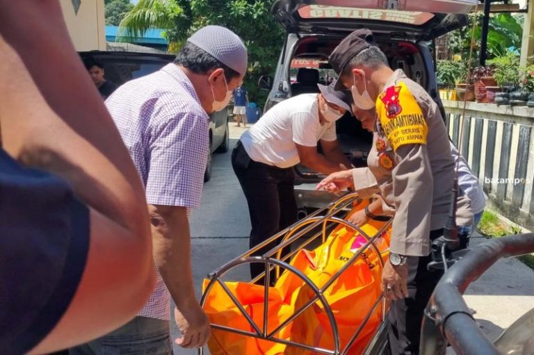 Warga Batuampar Tewas Tergeletak di Ruang Tamu