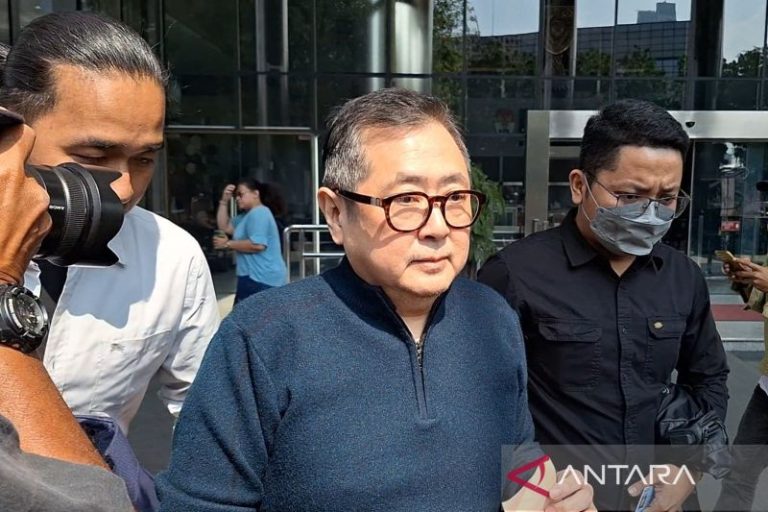 Usai Diperiksa KPK soal Korupsi Bansos, Rudy Tanoe Bungkam